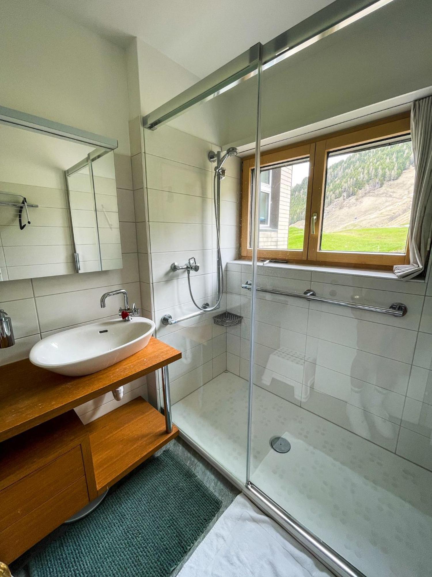 Top Modernes Apartment Im Herzen Von Andermatt Balkon & Bergblick Εξωτερικό φωτογραφία